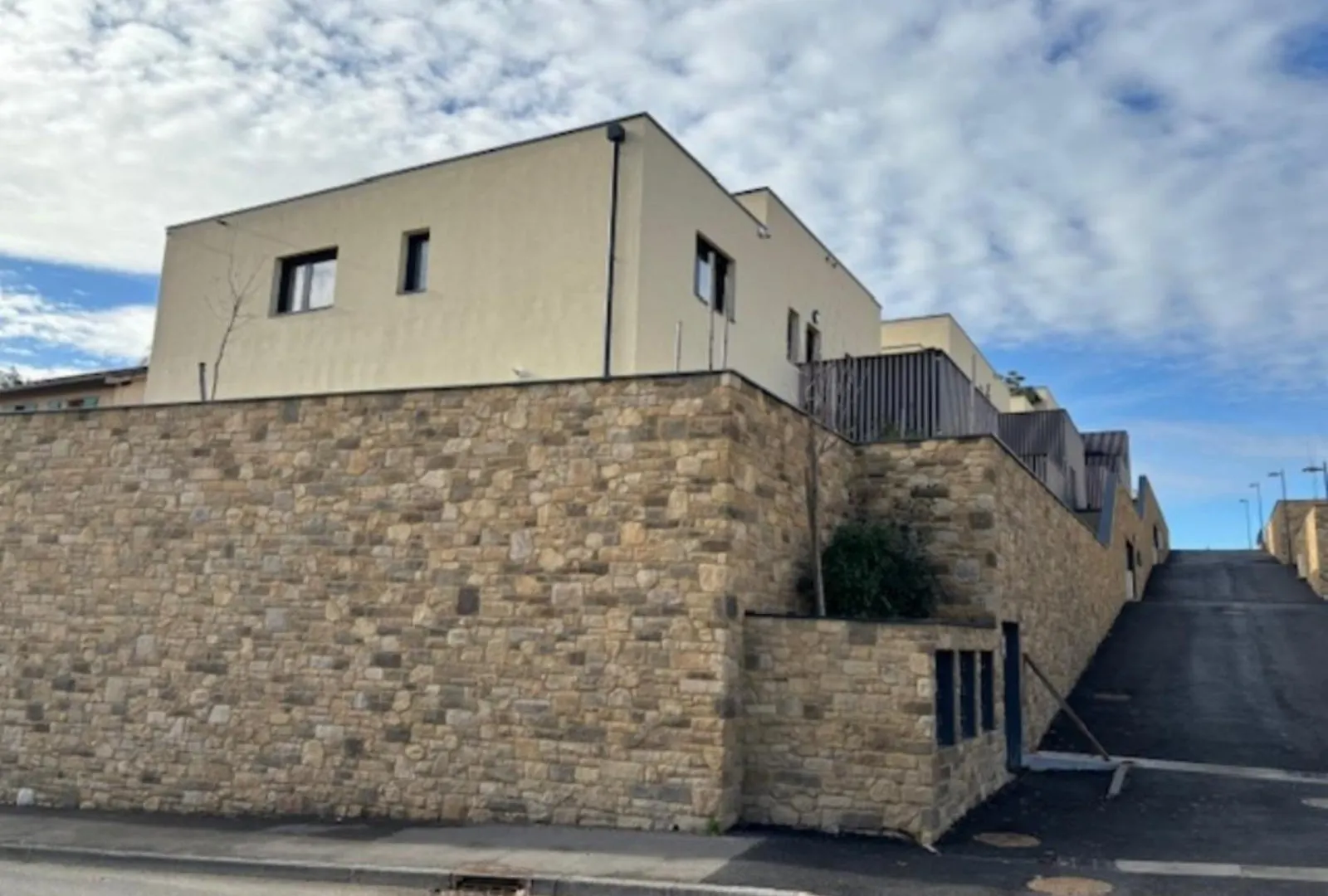 Appartement 72 M² Avec Jardin 100 M² - 2 Chambres Saint-Cyr-au-Mont-d'Or 0*,  Francia